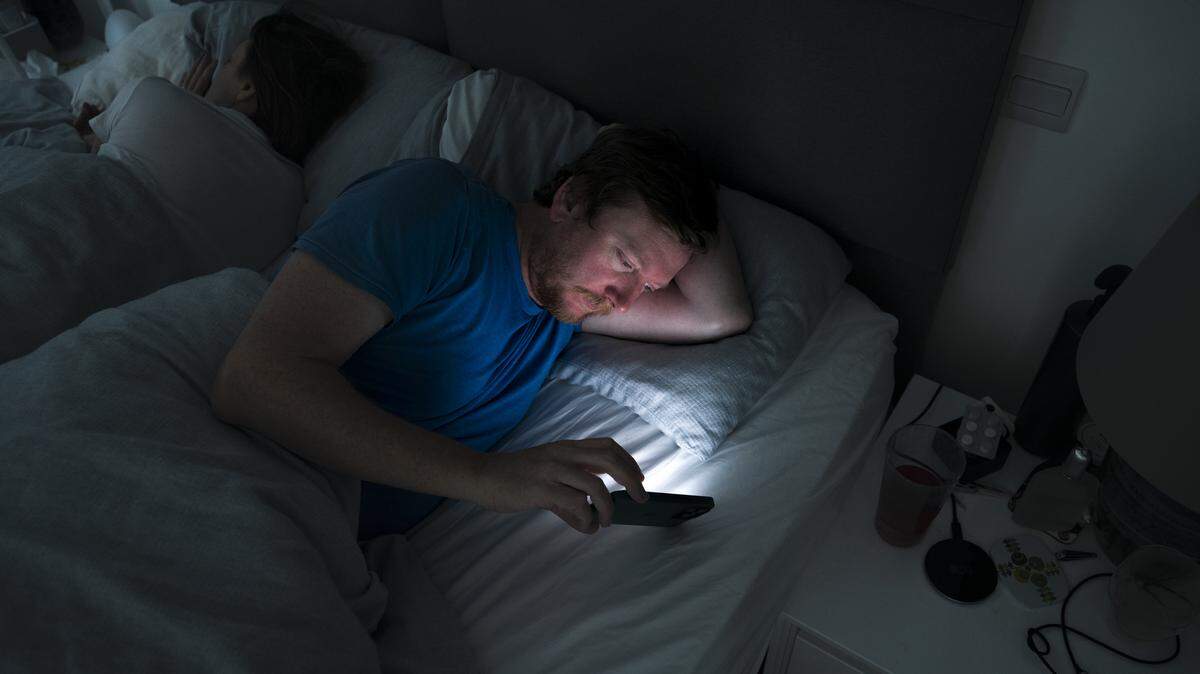 If you’ve ever fantasized about sleeping alone just to get a full night of rest, the data says you are onto something worth trying.