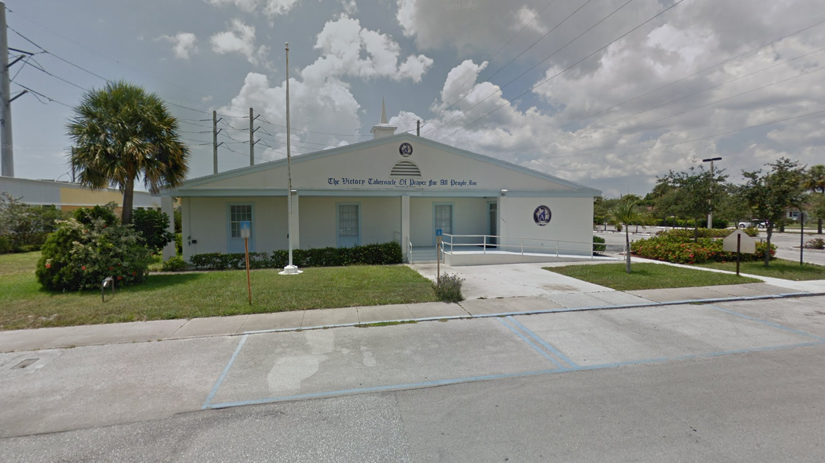 Derrick Peoples was arrested and charged with killing Royce Freeman, who Riviera Beach police say killed Terrance Jackson, a 15-year-old Deerfield Beach High football player, after a funeral in February at Victory City Church.