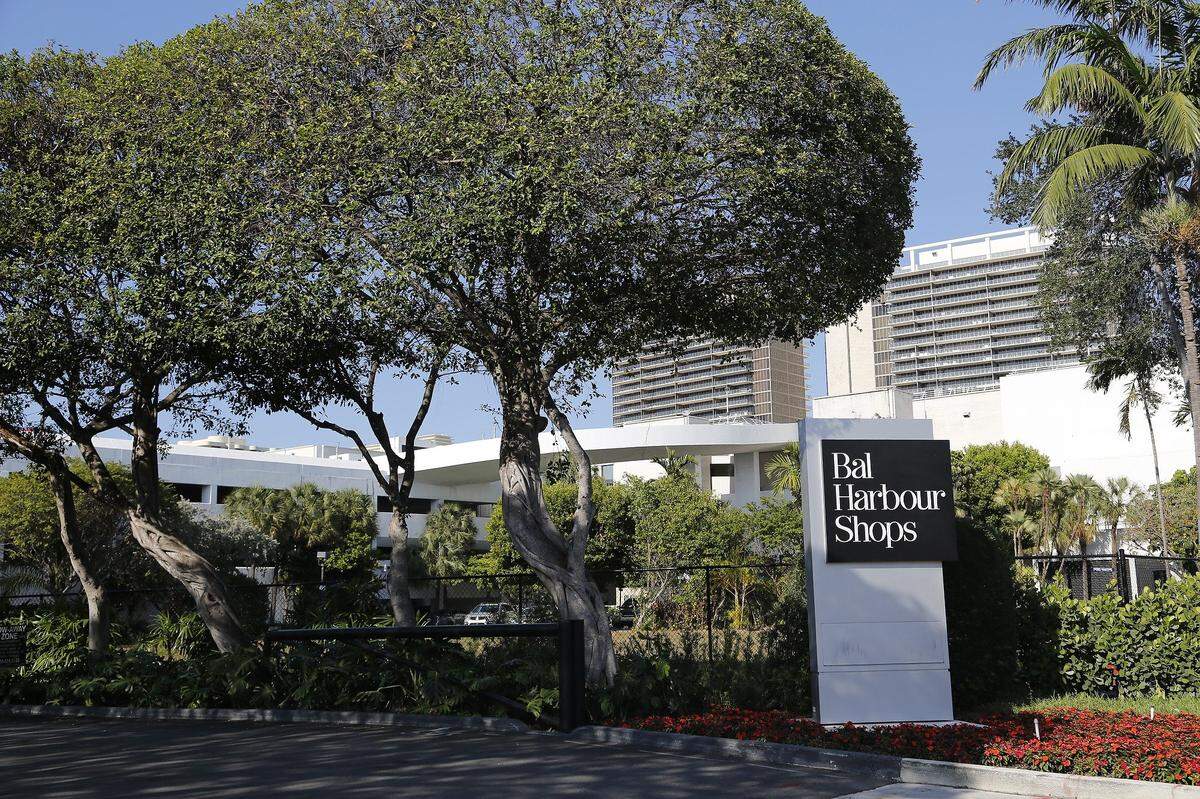 Bal Harbour Shops will hire about 14 additional employees to clean the mall once it reopens throughout the day.