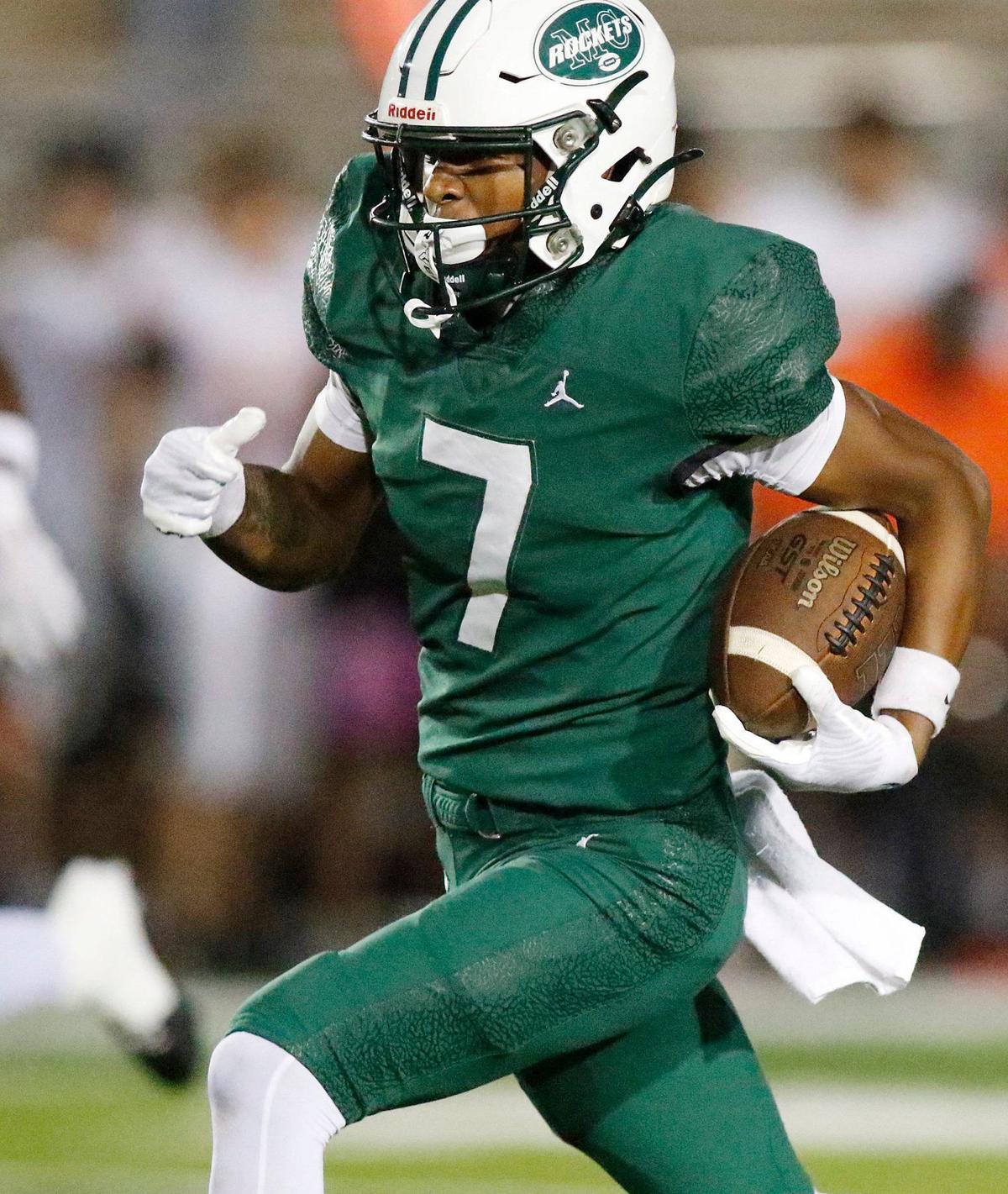 Miami Central wide receiver Nae’shaun Montgomery (7) runs the ball against Lakeland High during season opener on Friday, August 23, 2024 at Traz Powell Stadium in Miami. Andrew Uloza / for Miami Herald