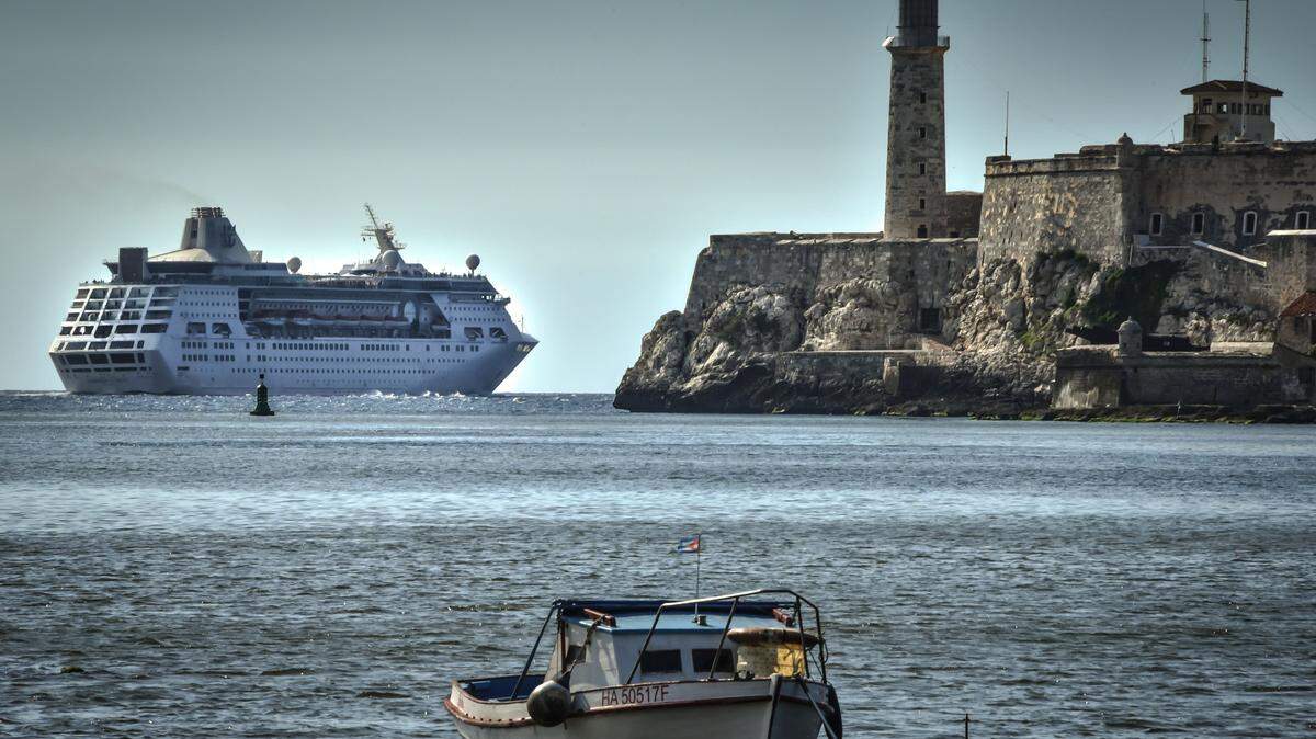 The “Empress of the Seas”, a Bahamas-flagged vessel owned by the US Royal Caribbean, was the last cruise of a U.S. company to touch the port of Havana in 2019, following sanctions by the first Trump administration. ADALBERTO ROQUE/AFP/Getty Images.