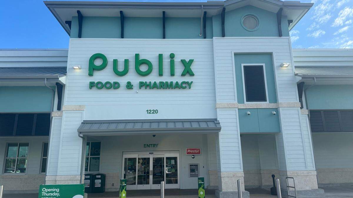 Este nuevo Publix abrió el 4 de abril de 2024, en Homestead en el Valencia Center, en 1220 E. Palm Dr. Publix