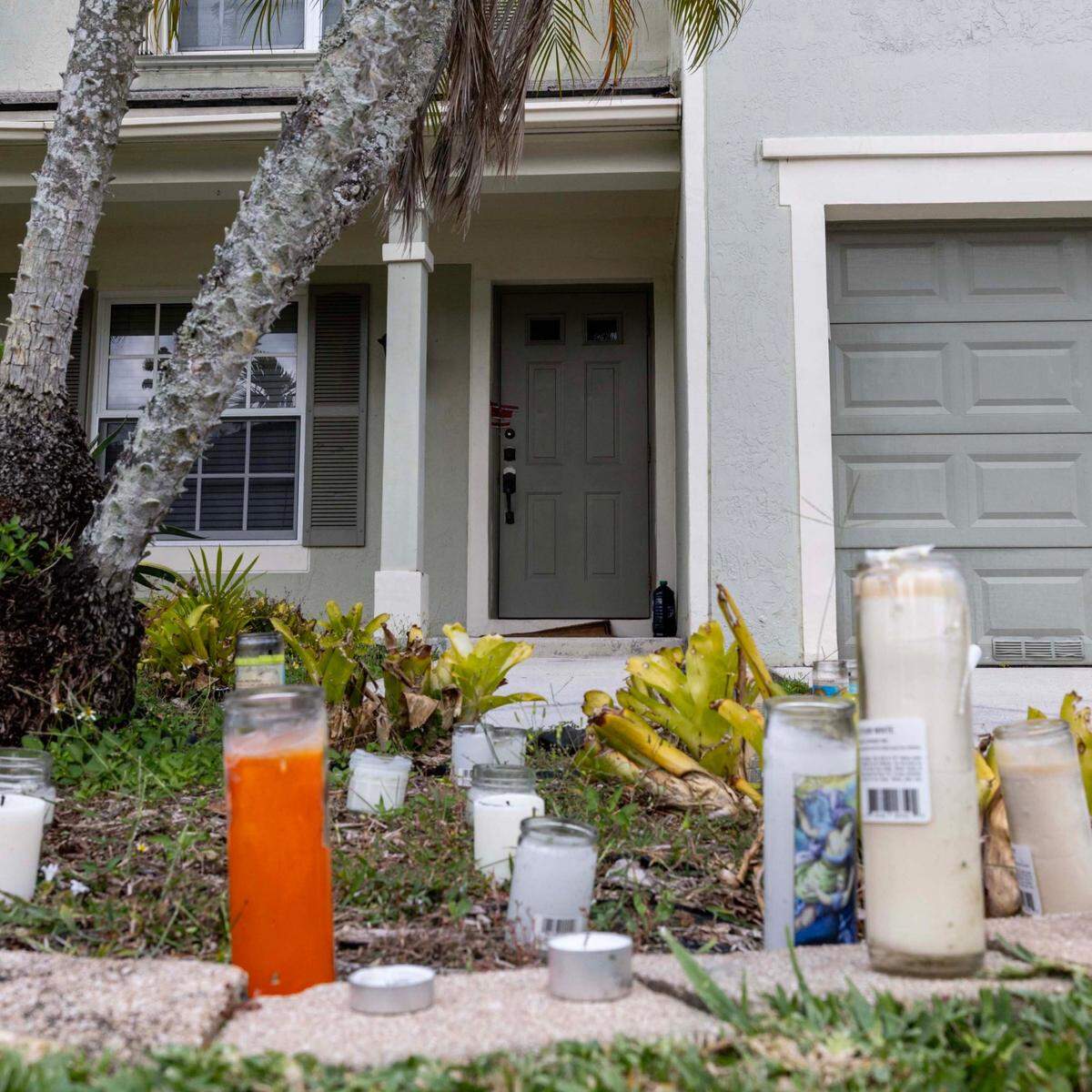 A memorial erected in front of Mary Catherine Gingles’ home on Tuesday, March 4, 2025, in Tamarac, Florida. Nathan Alan Gingles, 43, who had a court-issued domestic violence restraining order against him, is accused of killing his wife, her father and her neighbor — in front of the couple’s 4-year-old daughter -— in the Plum Bay neighborhood in Tamarac on Feb. 16, 2025.