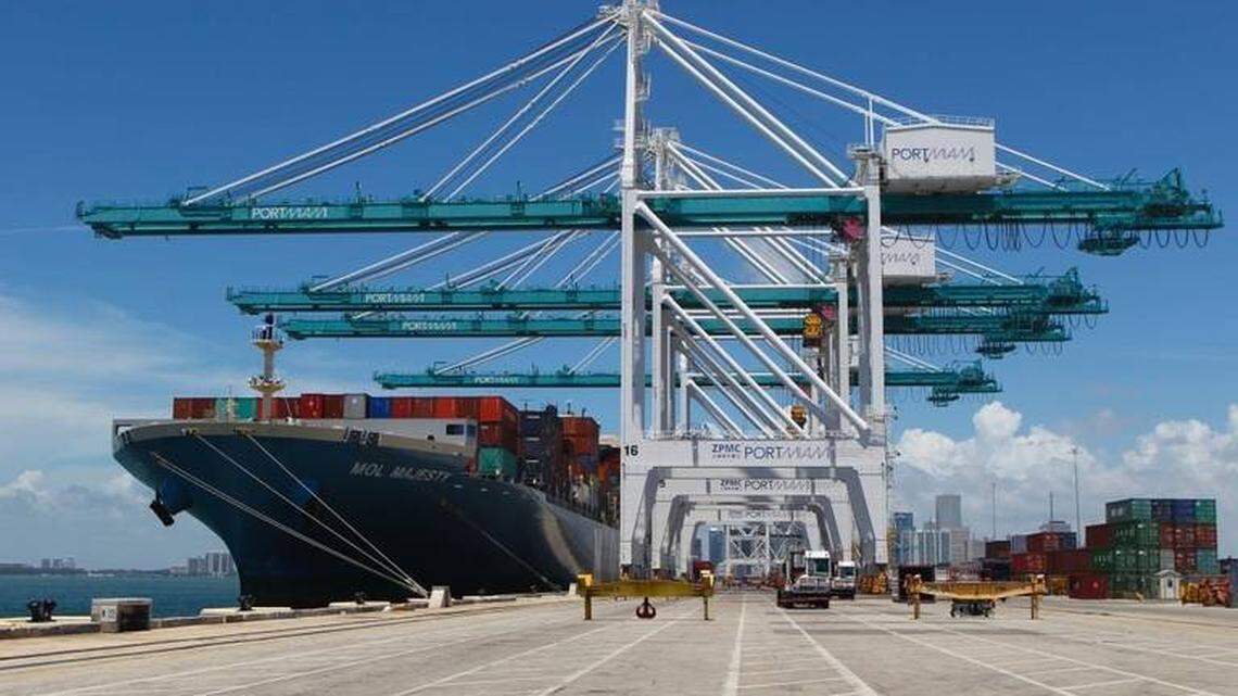 At PortMiami on July 9, 2016, cargo was offloaded from the MOL Majesty while ceremonies proceeded. As neo-Panamax ships go, the 991-foot Majesty, part of a Japanese company’s fleet, is small.