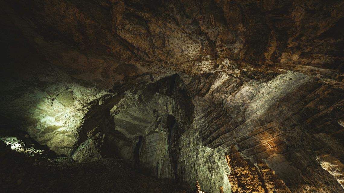 In a karst cave in China, a rainbow-like parasitic creature was discovered as a new species.