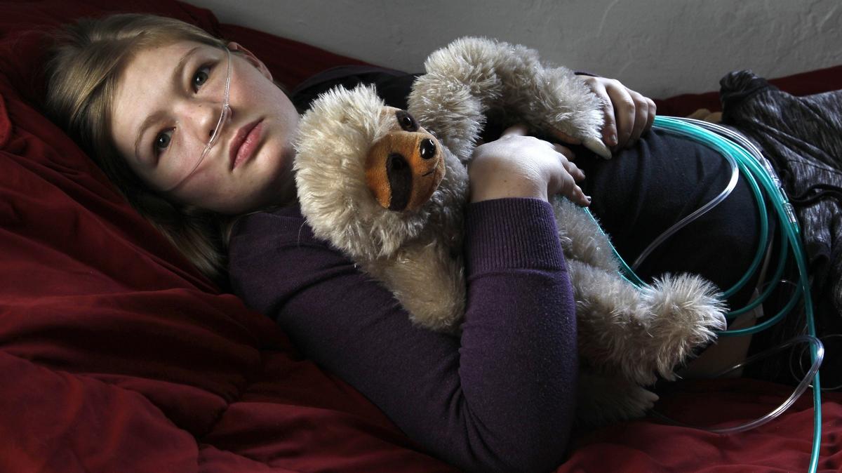 Rebekah Lewis, 17, is connected to an oxygen machine and rarely gets to leave the house because her family can’t afford a motorized scooter or a portable oxygen machine.