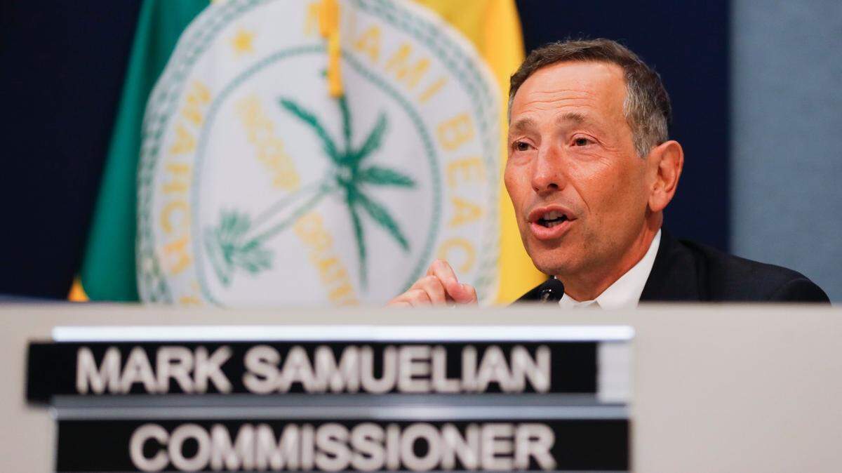 Miami Beach Commissioner Mark Samuelian speaks during a city meeting after getting sworn in at Miami Beach City Hall in Miami Beach on Nov. 22, 2021. Samuelian died June 22.