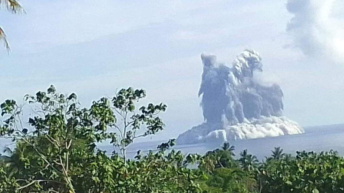 A submarine volcano east of Epi island began erupting, spewing plumes of ash into the sky.
