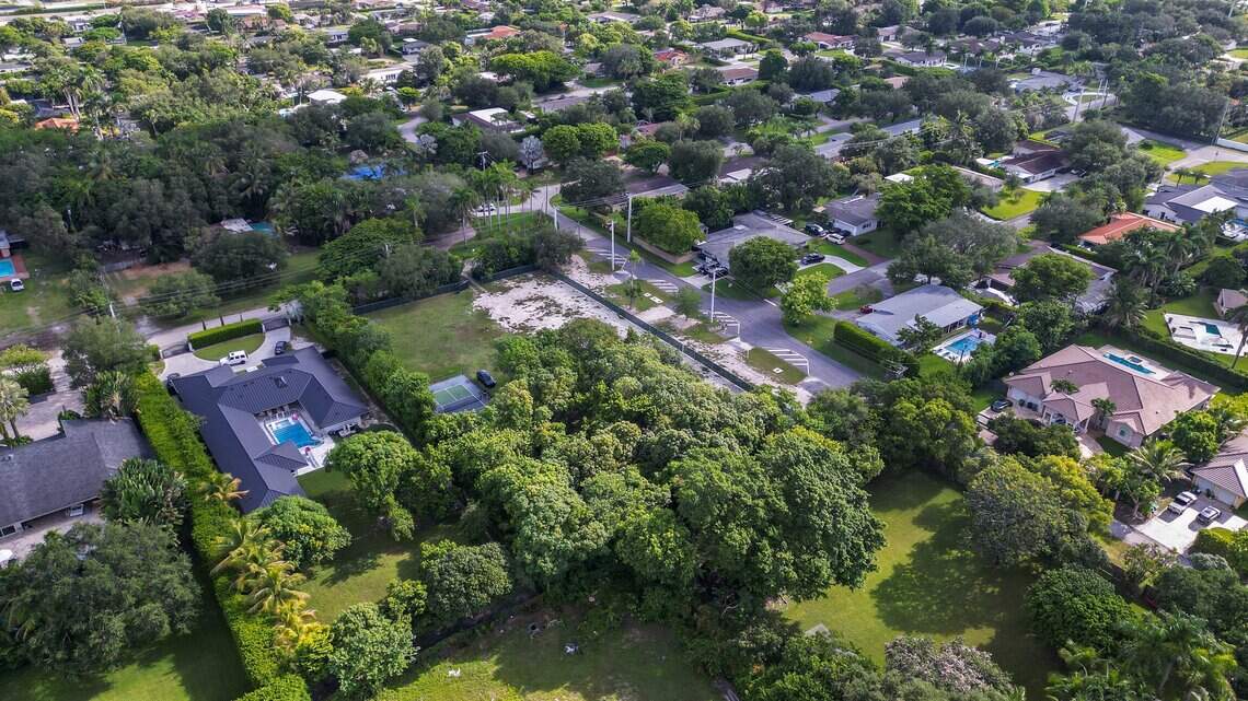 Four new apartment towers, no transit plan: A Kendall neighborhood fights back