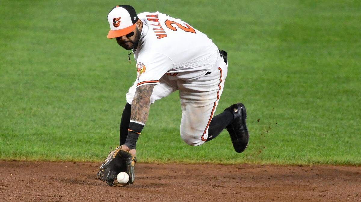 Infielder/outfielder Jonathan Villar (2) fields a ground ball for Baltimore against Tampa Bay on Sept. 19. Villar was one of the Marlins’ key pickups this offseason.