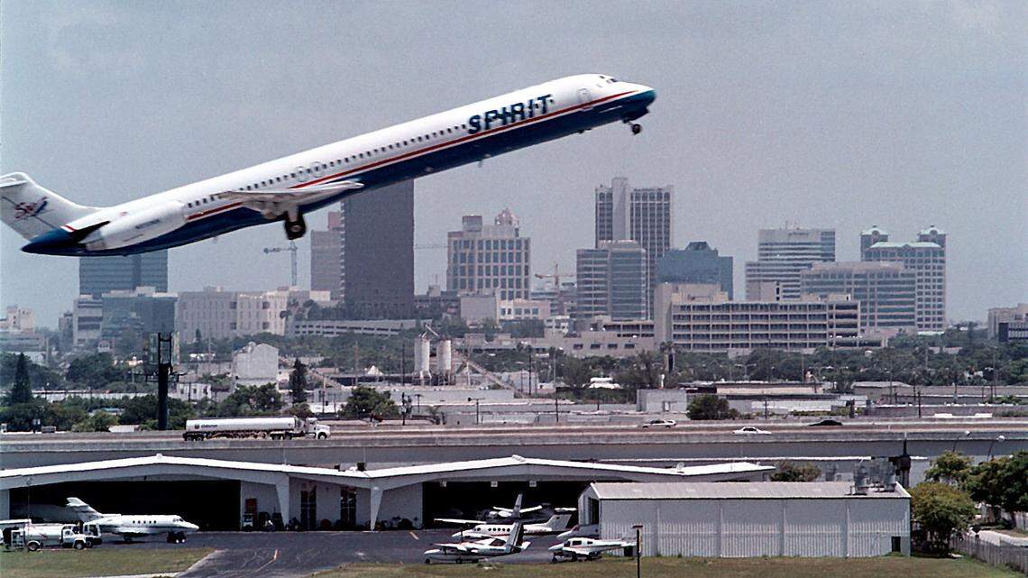 Did Spirit Airlines always fly those flashy yellow planes? Take a look
