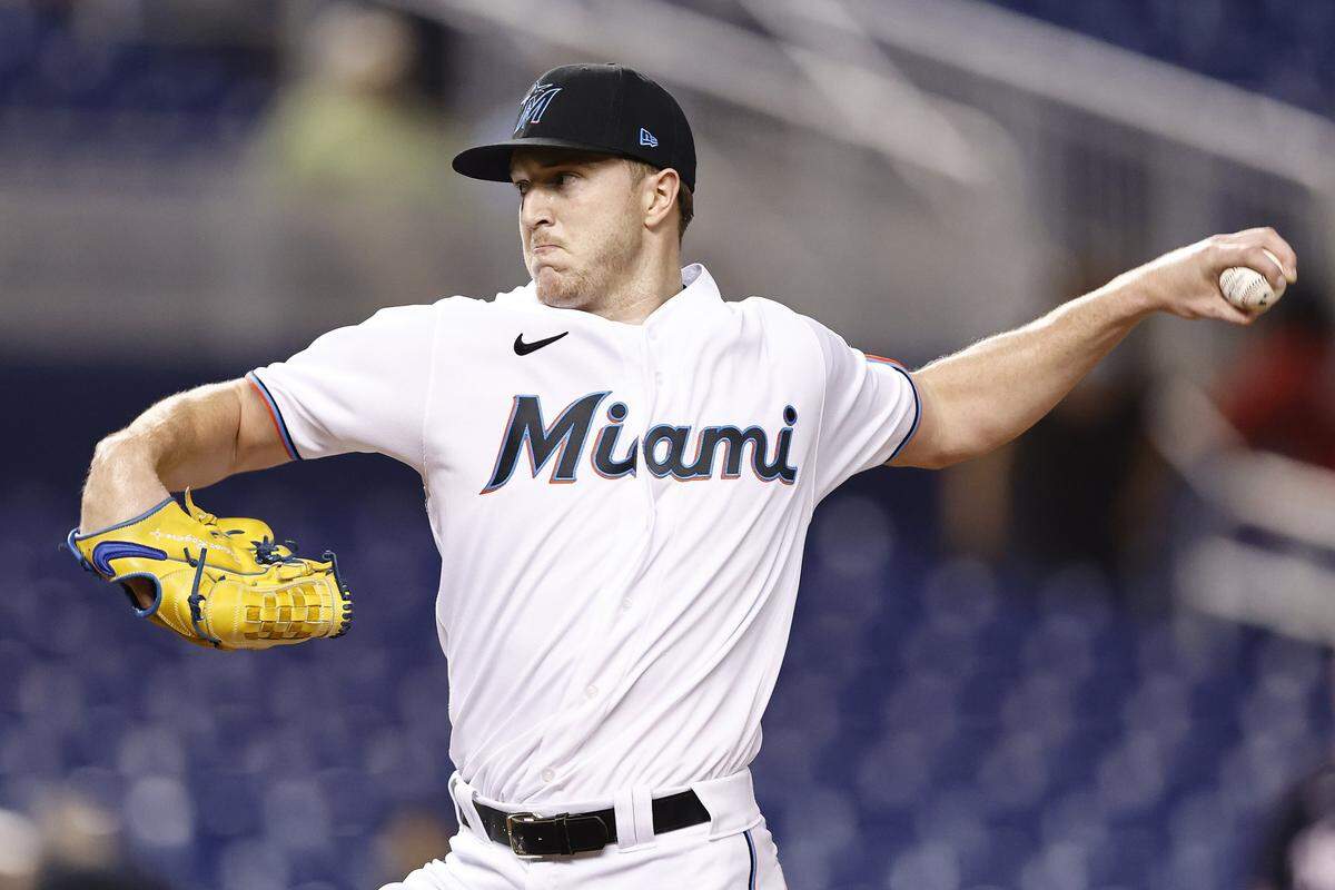 MIAMI, FLORIDA - SEPTEMBER 21: Trevor Rogers #28 of the Miami Marlins delivers a pitch during the first inning against the Washington Nationals at loanDepot park on September 21, 2021 in Miami, Florida. (Photo by Michael Reaves/Getty Images)
