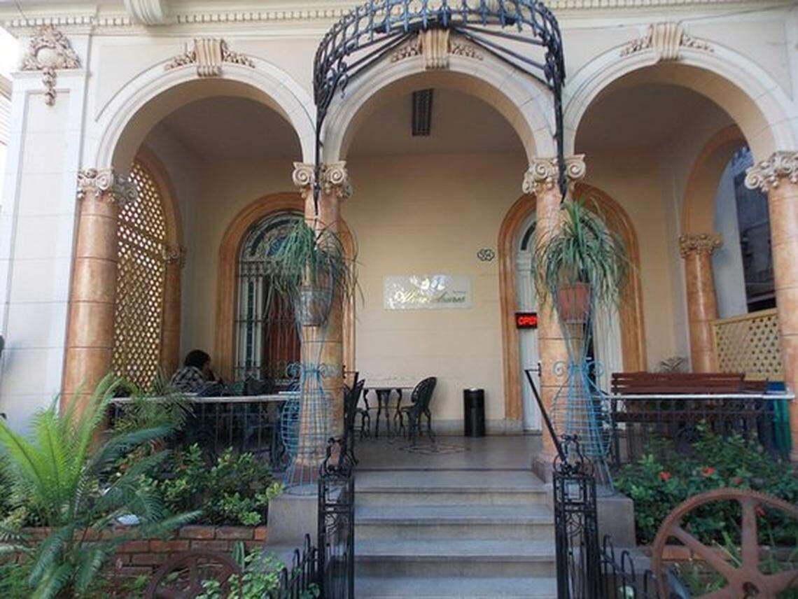 Pasteleria Almendrares in Havana.