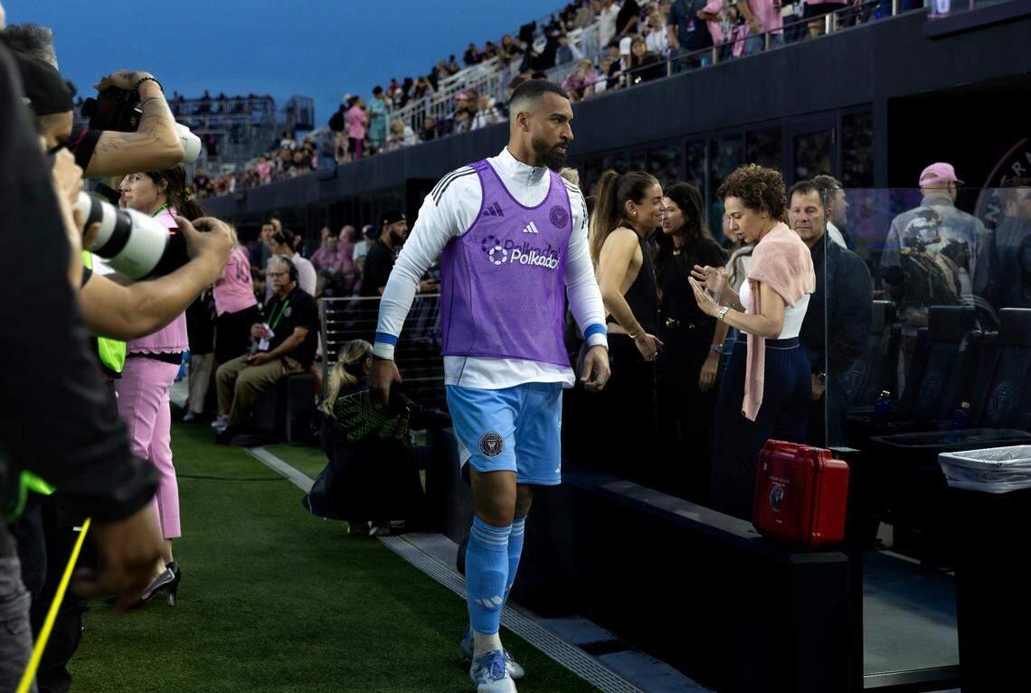 Inter Miami goalkeeper Drake Callender (1) heads to the bench before their MLS match against the Philadelphia Union on Saturday, March 29, 2025, in Fort Lauderdale, Fla.