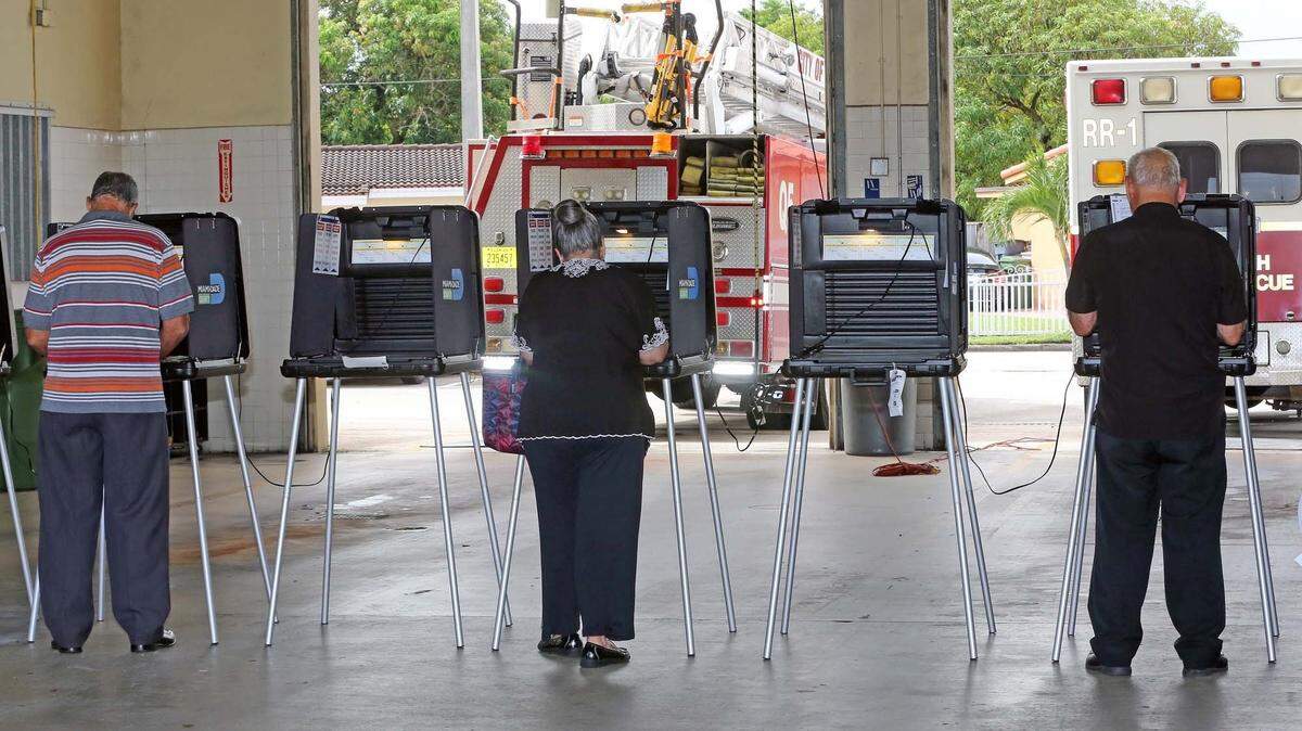 Polls around Florida open at 7 a.m. Tuesday, kicking off the last 12 hours of voting as Republicans and Democrats choose their nominees in key races.