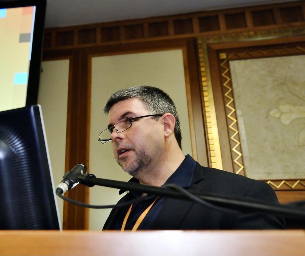&nbsp;Frank Penedo speaks at the International Congress of Behavioral Medicine on cancer survivorship in Hispanic communities. He is the director of the cancer survivorship program&nbsp;at Sylvester Comprehensive Cancer Center at UM.