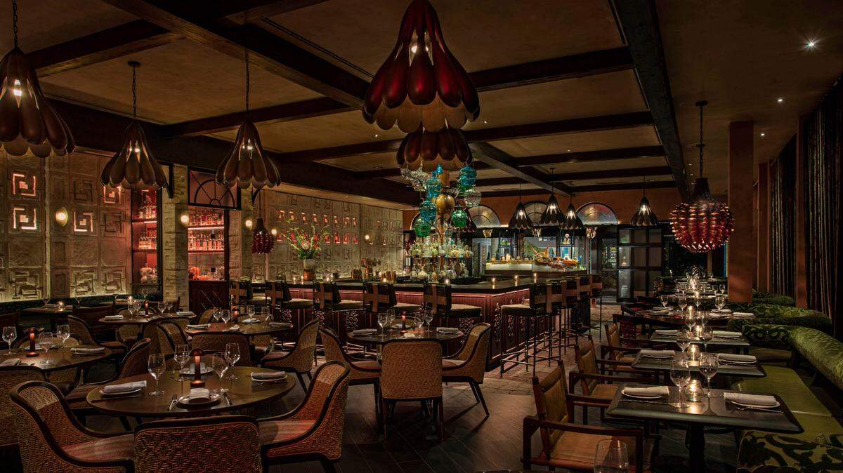 Como Como, the new “marisqueria” (seafood restaurant), is now open at the Moxy South Beach hotel.