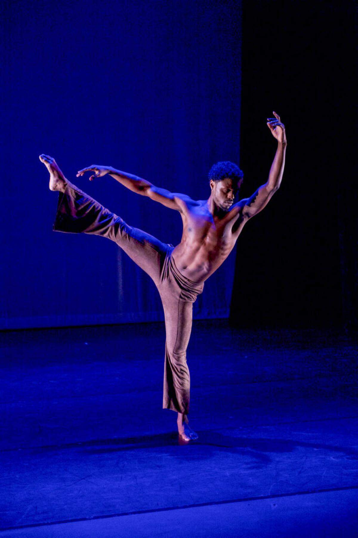 A PLGDC dancer performs in choreographer Kashia Kancey’s piece.