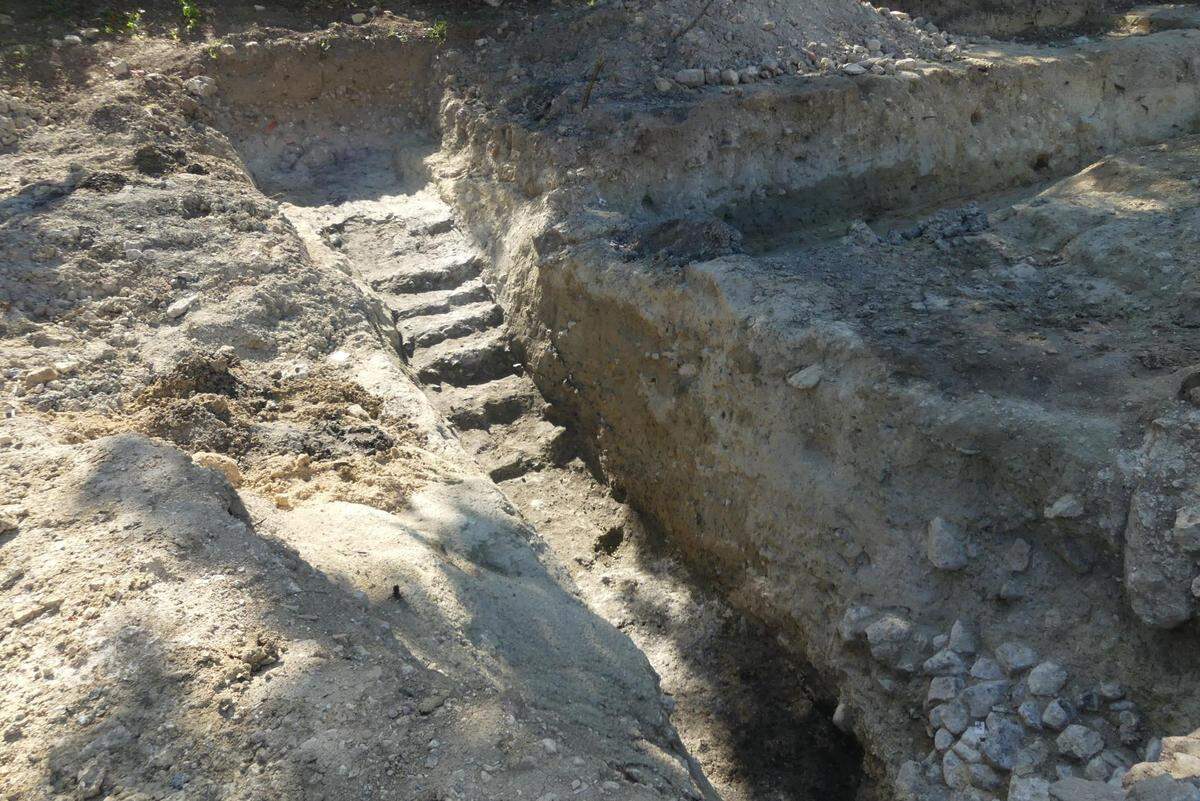 Stairs leading away from the hearth allowed the lime to be moved to tracks.