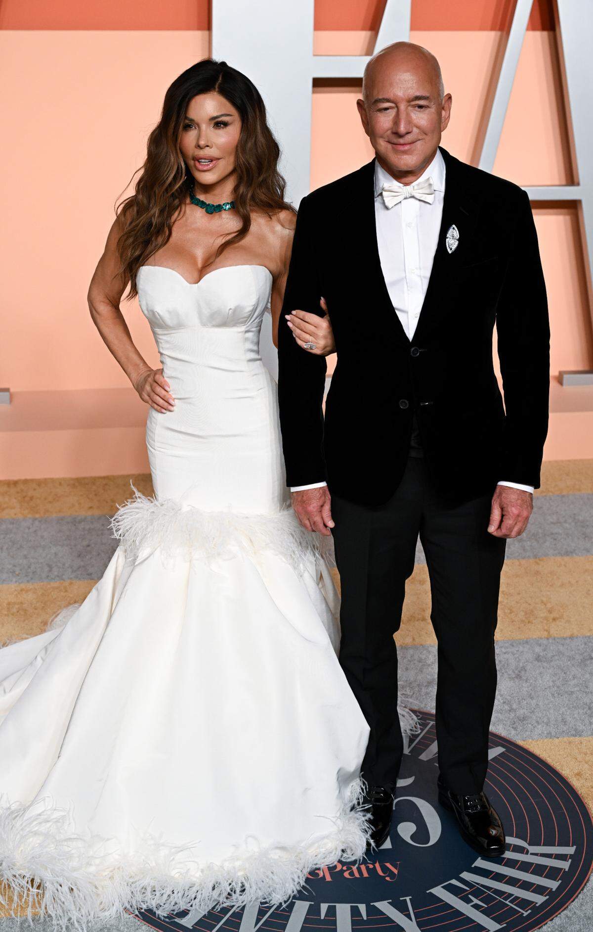 3/3/2025 - Lauren Sanchez and Jeff Bezos arriving at the Vanity Fair Oscar Party, Wallis Annenberg Center for the Performing Arts. Credit: Doug Peters/EMPICS (Photo by Doug Peters/PA Images/Alamy Images/Sipa USA)