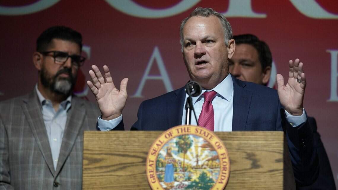 Nada dice privilegio de hombre blanco como el salario escandaloso del presidente de New College | Opinión