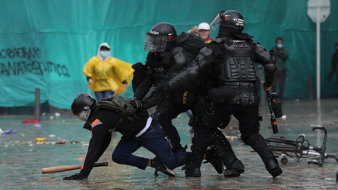 Colombians protest after a week of violence leaves 24 dead and 800 injured