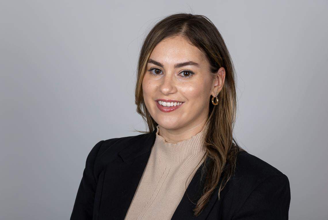 Profile Image of Lauren Costantino