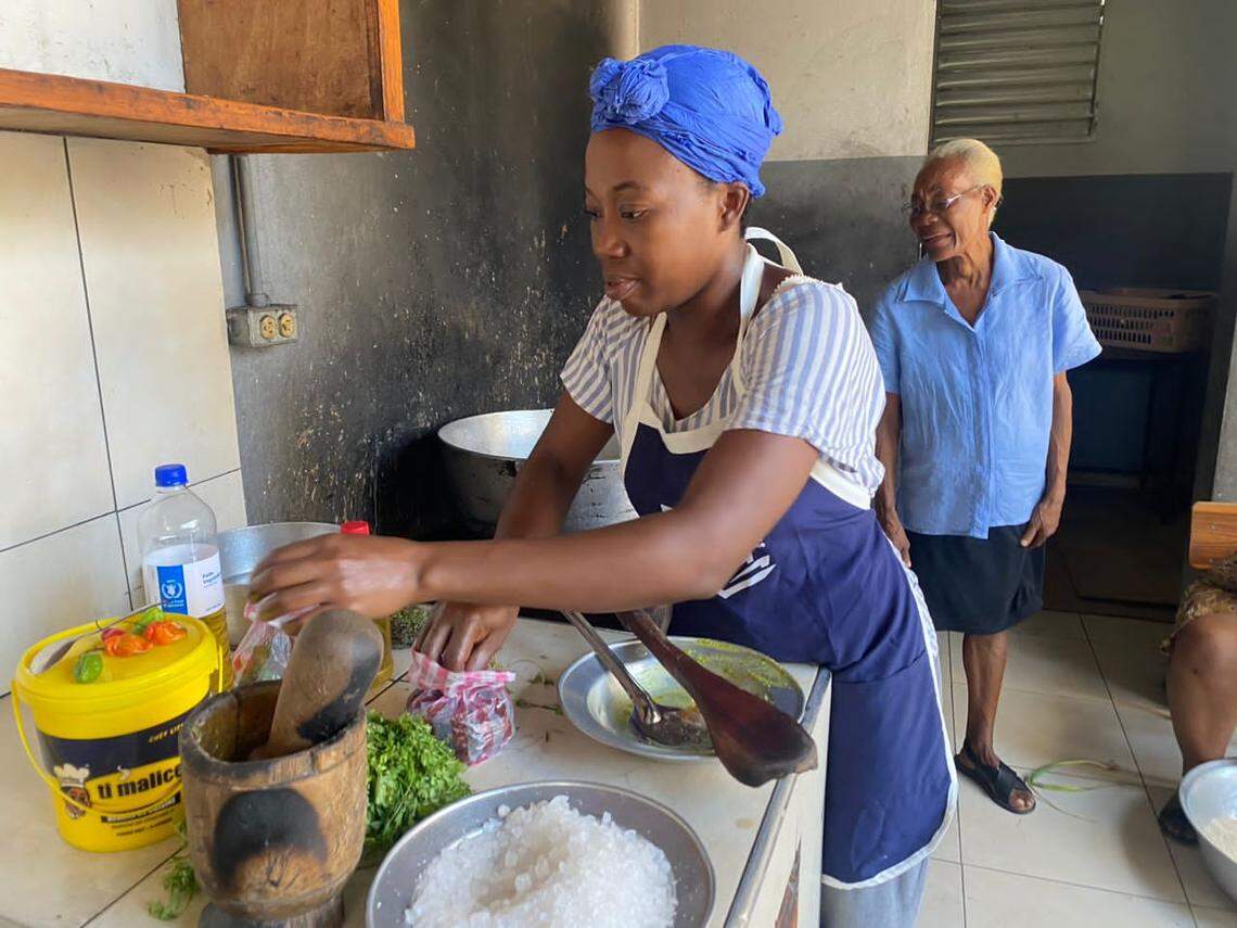 Teachers at École Argentine in Port-au-Prince on Thursday, September 28, 2023 stepped in and prepared the day’s meal after the cooks were unable to come to work due to the gang violence.