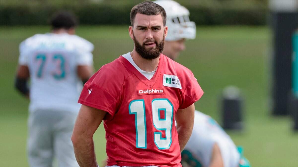 Miami Dolphins quarterback Skylar Thompson (19) arrives for practice at Baptist Health Training Complex in Miami Gardens on Wednesday, October 12, 2022.