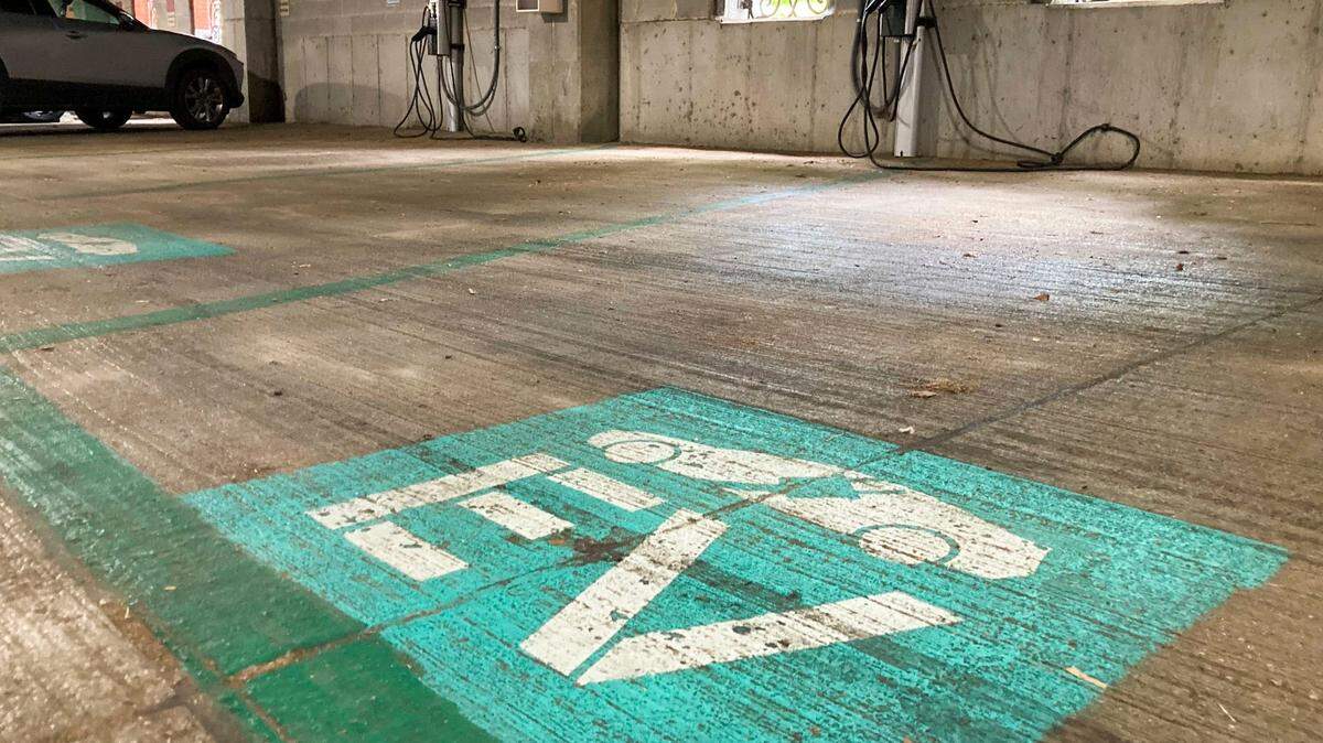 A new tax is being proposed that could undermine the advantages of driving electric vehicles in Florida.