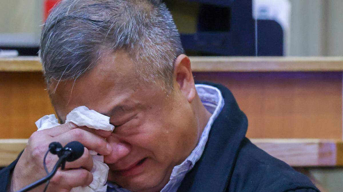 Hai Vu weeps while he testifies about the robbery that killed his son. Anthawn Ragan Jr., who went on a murder and robbery spree in 2013, appeared in Courtroom 4-6 for his death penalty sentencing for the killing of a 10-year-old boy during a nail salon robbery on Monday, February 9, 2026, at the Richard E. Gerstein Justice Building in Miami, Florida. Ragan waived his right to a jury trial, meaning Miami-Dade Circuit Court Judge Marisa Tinkler Mendez will decide on whether he gets life or death.