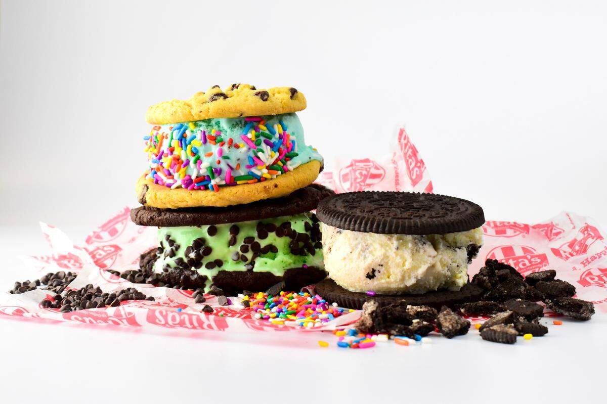 Did someone say cookie sandwiches? Yes, Rita’s sells those, too.