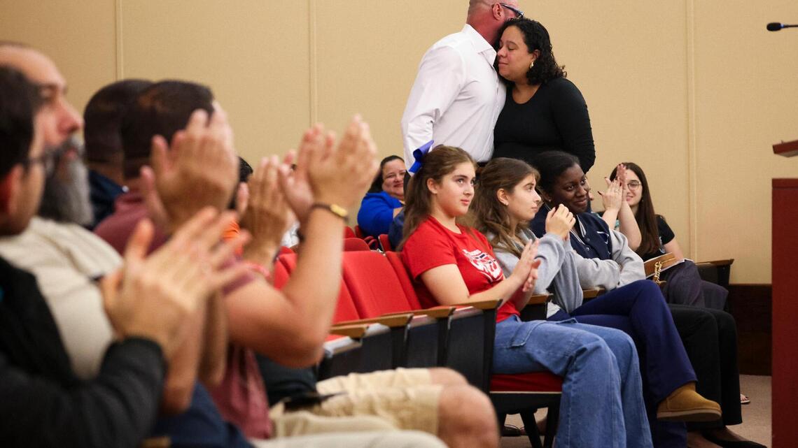 Hialeah pone en pausa propuesta de expansión de escuela en parque público. ¿Qué está en juego?