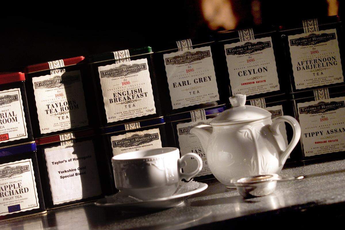 Tea in the lobby of the Biltmore in 2000.