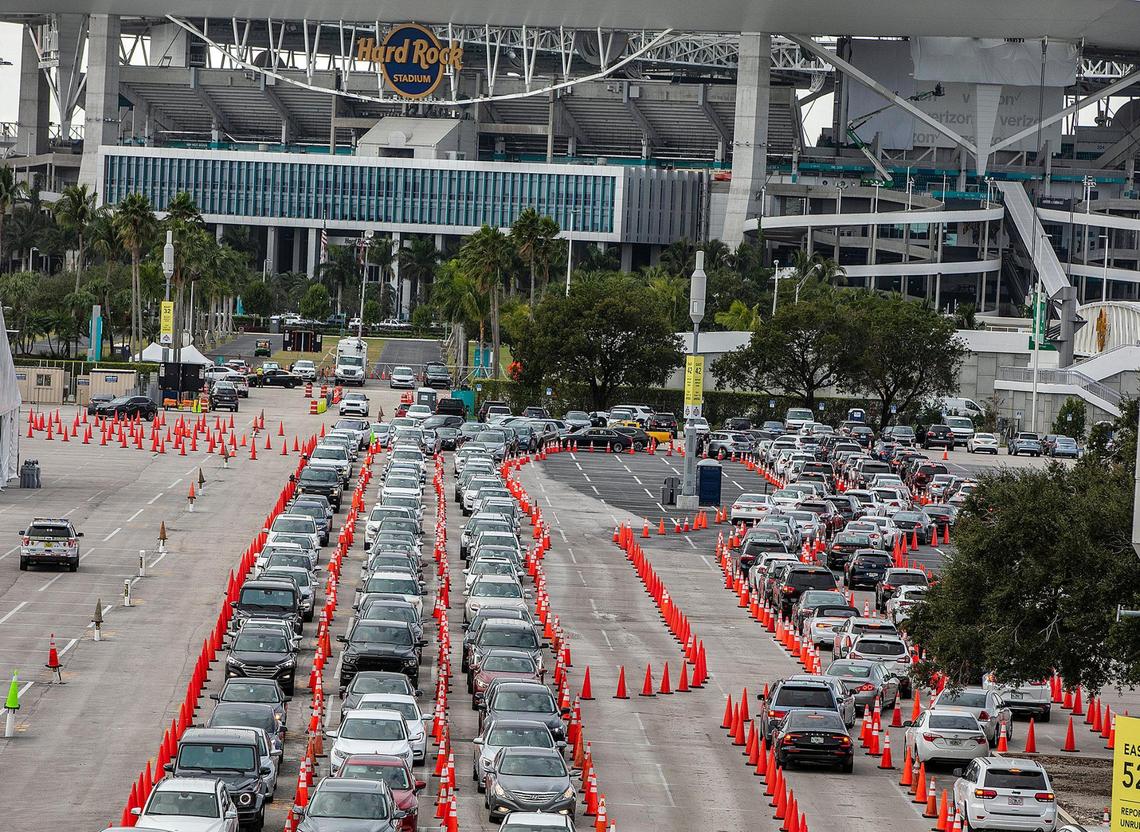 Long lines were spotted at Hard Rock Stadium in Miami Gardens on Friday, Jan. 8, 2021. The popular COVID-19 testing site also began offering vaccines to seniors 65 and older and front-line healthcare workers. It’s the first state-run testing site in Miami-Dade County to offer vaccines.