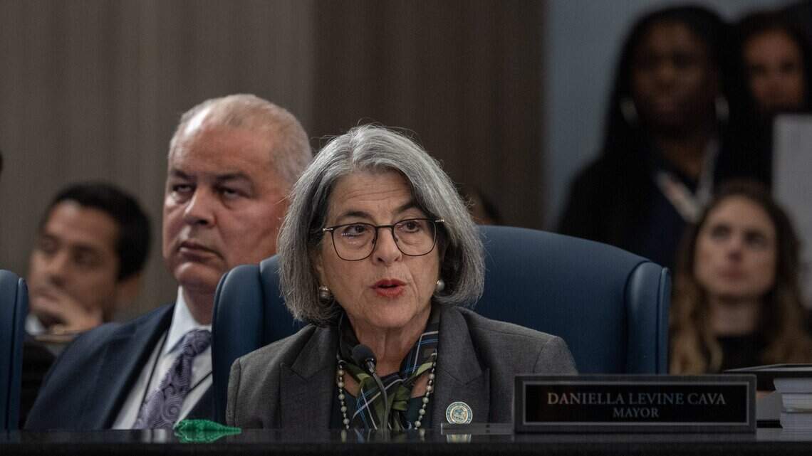 Miami-Dade’s Democratic mayor blasts Trump for Putin invite to G20 in Doral