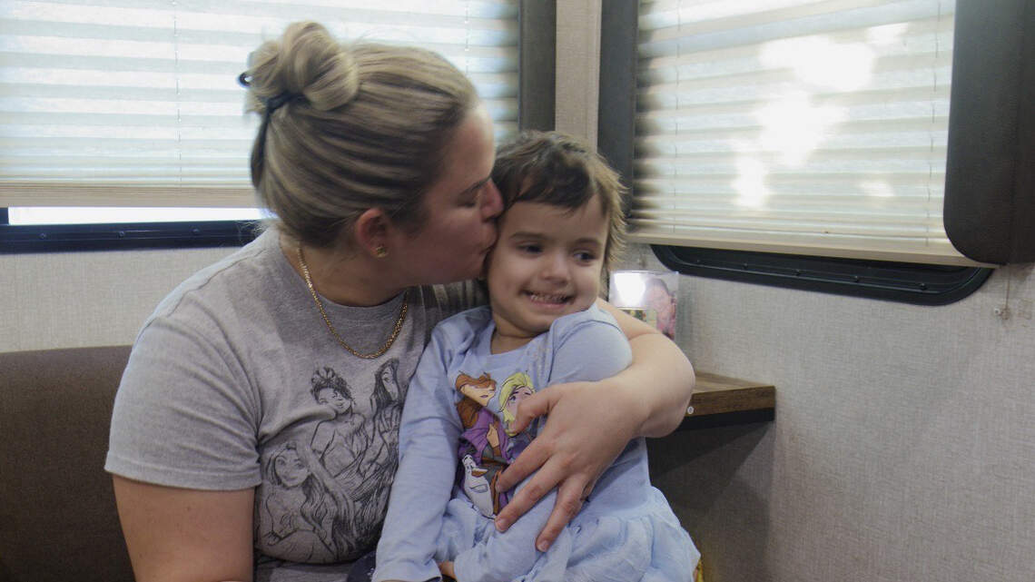 ‘Una niña bella e inocente’: Nicole, de 3 años, tiene un cáncer agresivo