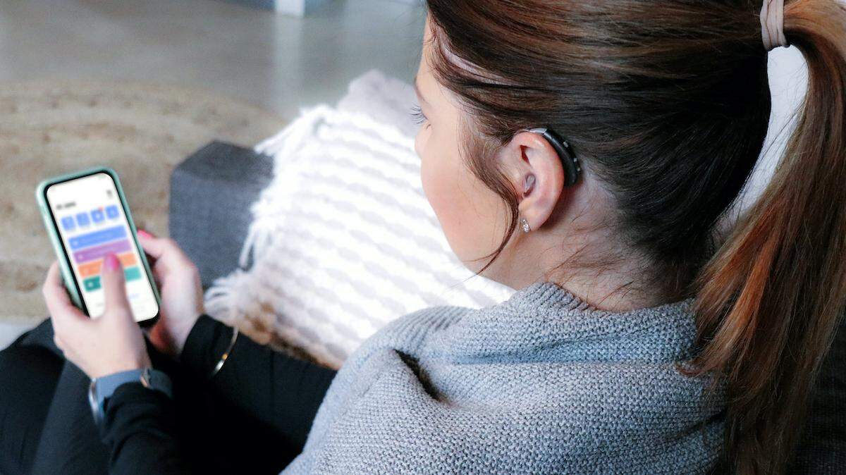 Federal health officials have proposed a “landmark” rule that would allow retail and online stores to sell certain hearing aids to adults with mild to moderate hearing loss without a medical exam, prescription or special fitting. 