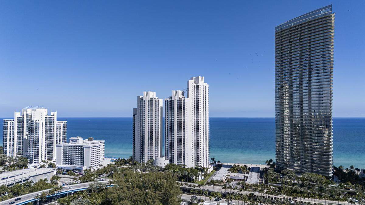 The lot between the Residences by Armani Casa and the Ocean Two Condominium, currently home to an aging low-rise building, is set to be redeveloped by developers BH Group, Related Group and Dezer Development.