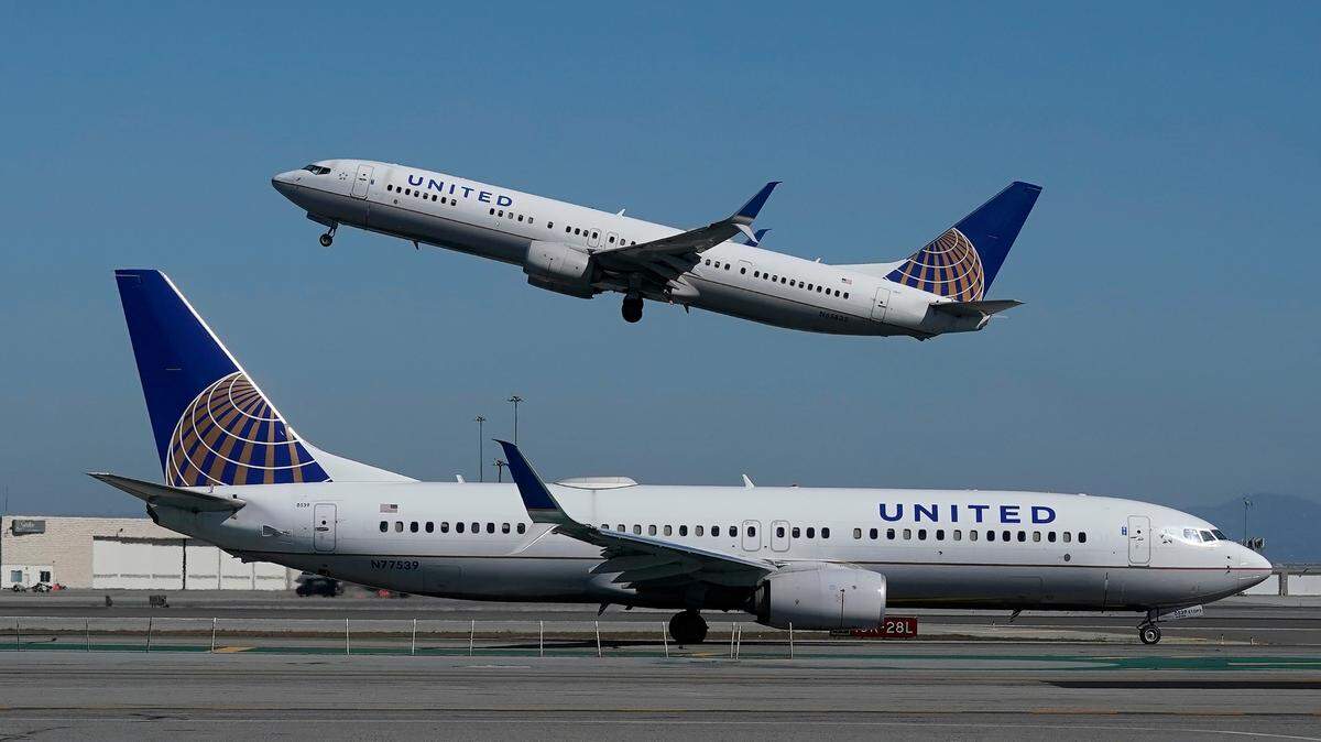 United Airlines airplanes