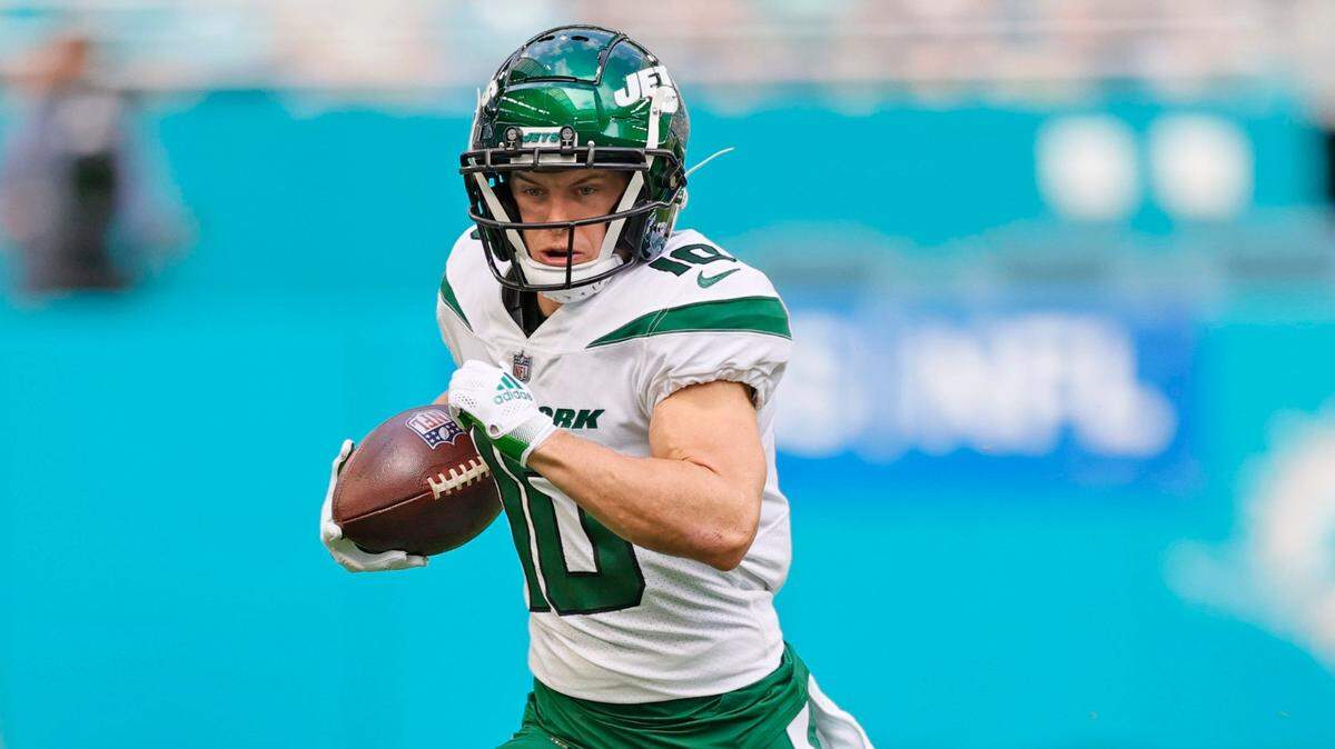 Los Dolphins agregaron a un popular exjugador de los Huracanes de Miami cuando acordaron un contrato de un año con el wide receiver de los Jets de New York, Braxton Berrios.