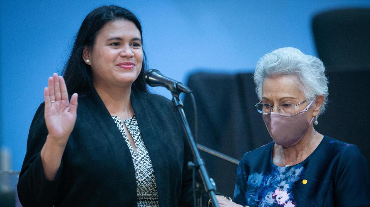 Lucia Baez-Geller raises her right hand as she is sworn in to the Miami-Dade County School Board on Nov. 17, 2020. Baez-Geller, a Democrat, says she’ll run for Florida’s 27th congressional district, a seat held by U.S. Rep. Maria Elvira Salazar.