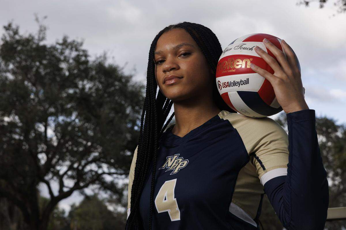 Dasia Johnson, volleyball player of the year, poses during a photoshoot with the Miami Herald on Wednesday, Jan. 14, 2026, at Brian Piccolo Park in Hollywood, Fla. Johnson is a senior at North Broward Preparatory School.