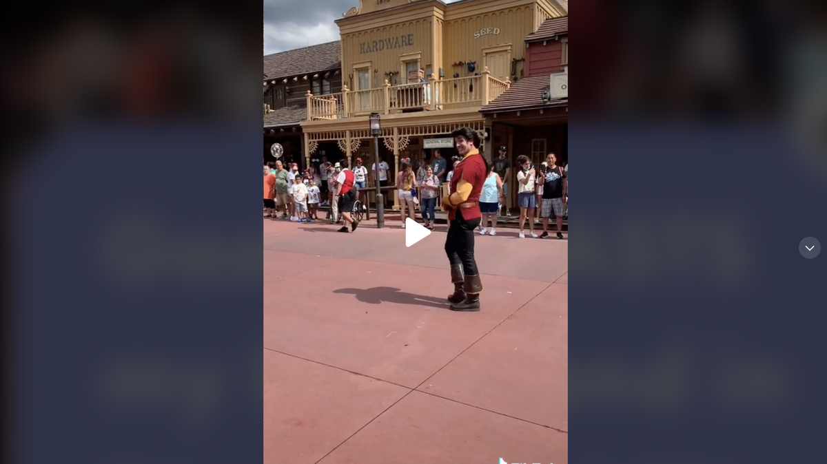 Walt Disney World’s Gaston from Beauty and the Beast was caught on camera roasting a woman who asked him out on a date. She had recently broken up with her boyfriend.