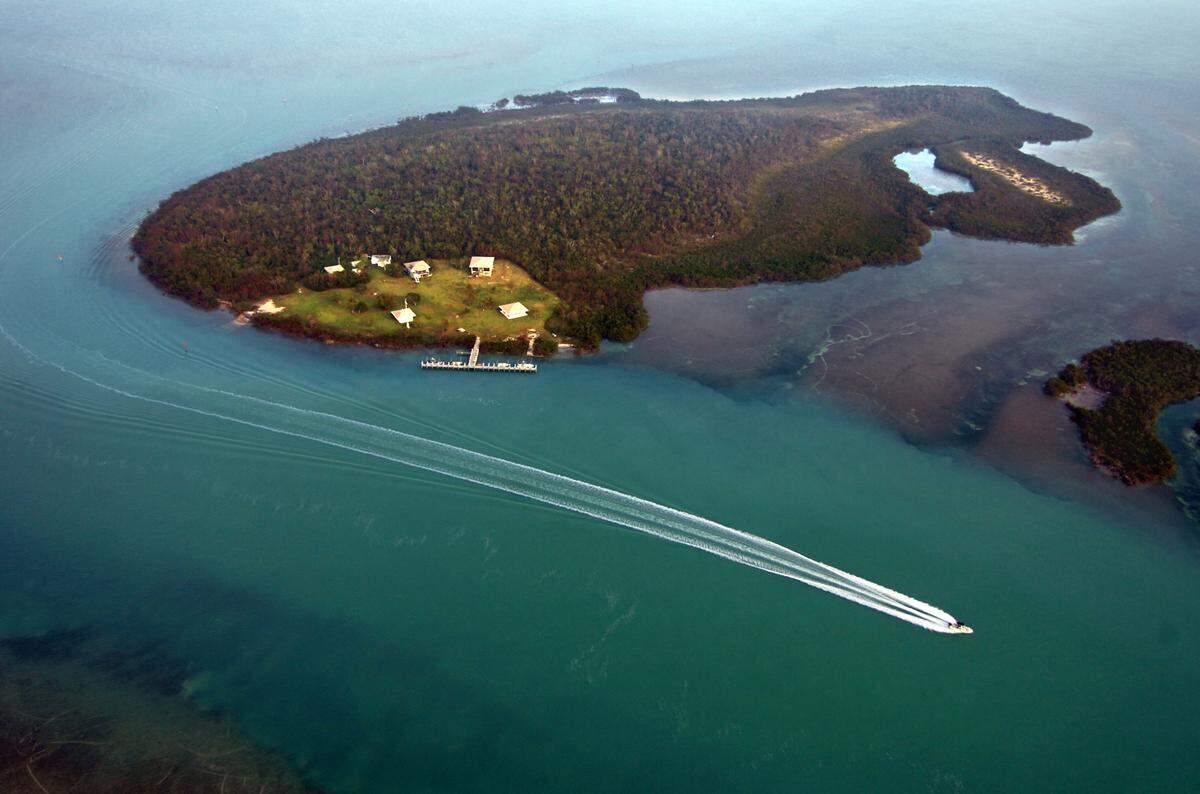 A boat makes its way through Caesar Creek in Biscayne National Park.