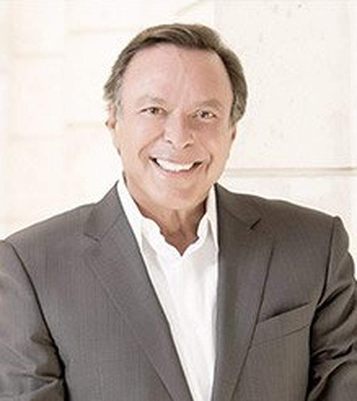 Miami businessman Mike Fernandez, a Cuban exile and former Republican Party donor, called Gov. Ron DeSantis’ immigration policy toward unaccompanied children “heartless and repugnant” in comments Thursday, February 10, 2022, at a press conference at the Archdiocese of Miami offices in Miami Shores.