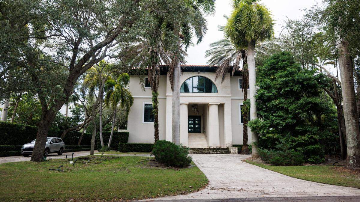 The Cocoplum waterfront mansion at 144 Isla Dorada Blvd. in Coral Gables owned by Raul Gorrín, the Venezuelan TV mogul close to Venezuelan President Nicolás Maduro, Thursday, Oct. 24, 2024, in Coral Gables, Fla. Gorrín has been charged with conspiring to launder $1.2 billion, which the feds say he used to buy luxury real estate in South Florida.
