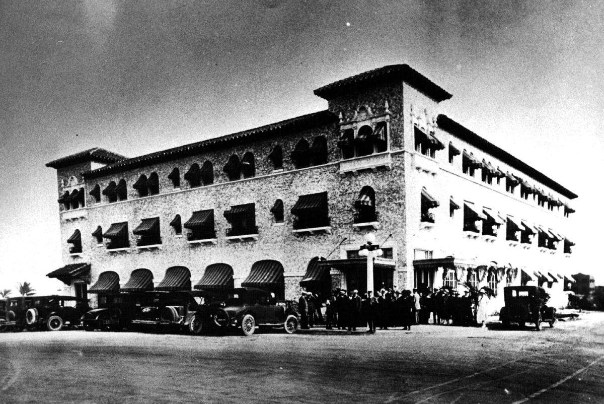 The Great Southern Hotel historical photo of 1920s building near Young Circle in Hollywood.