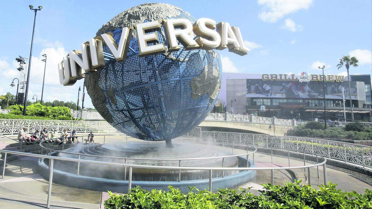 A group of young adults at Universal’s Passholder Appreciation Night on Sunday were seated in the front row of Universal’s Revenge of the Mummy roller coaster when they flashed the Nazi salute and the OK hand sign.