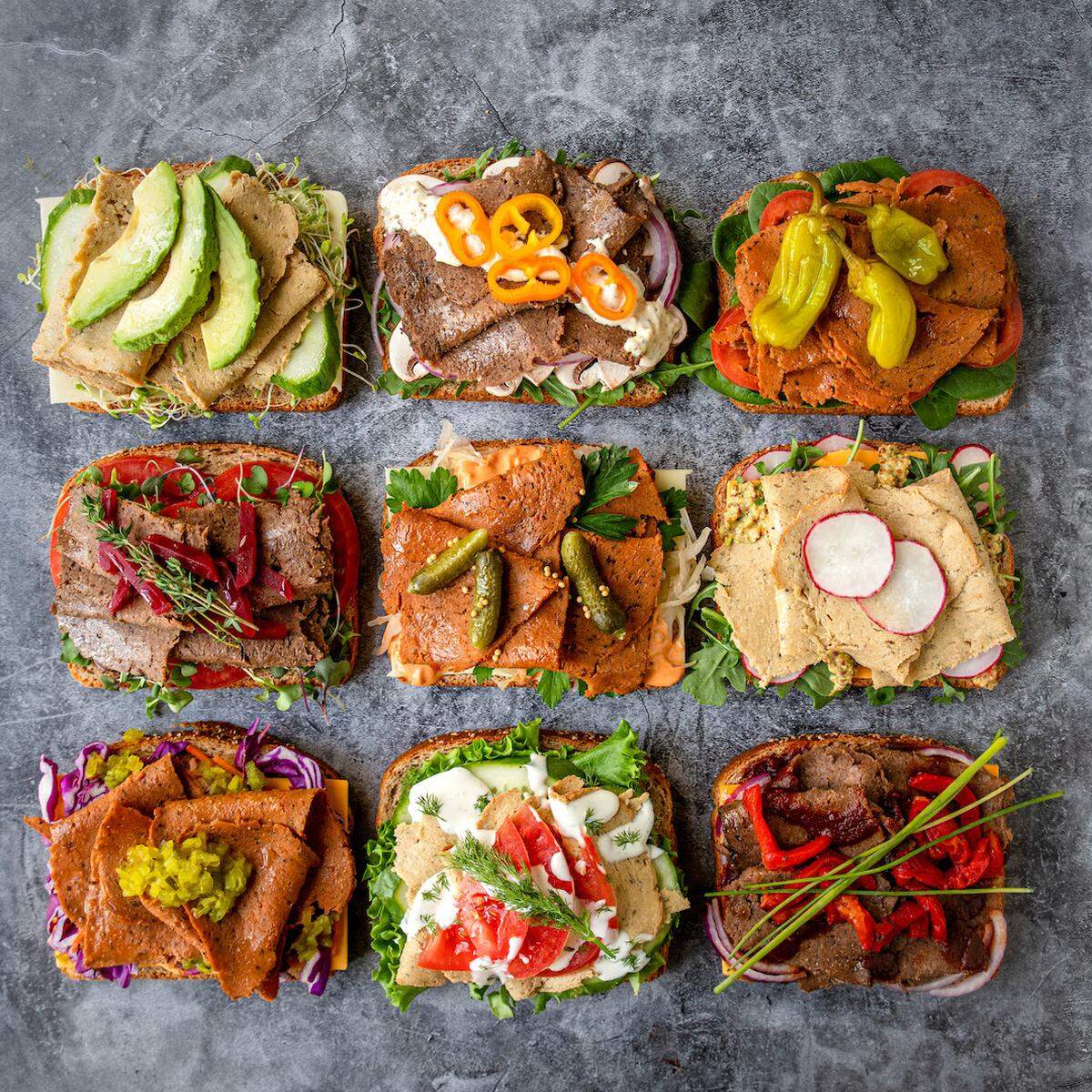 How to dress up your Unreal Corn’d Beef, Unreal Roasted Turk’y or Unreal Steak Slices vegan-based sandwiches.